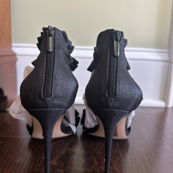 Sam Edelman Black Ruffle Heels - Picture 2 of 5